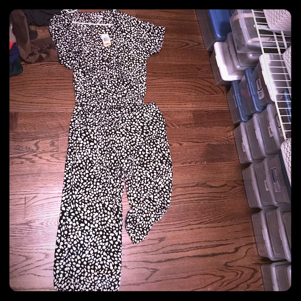 Sale❗️NWOT Jumpsuit