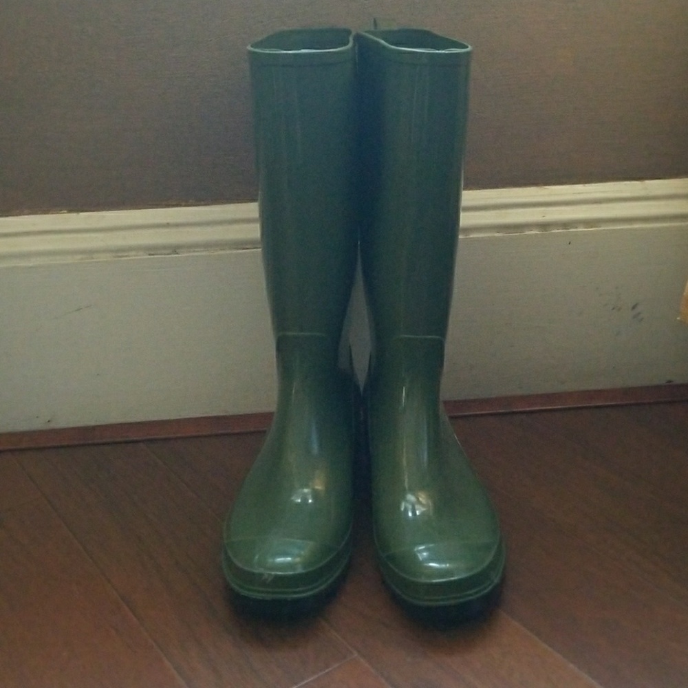 Forrest green rain boots