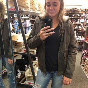 Meet your Posher, Haley