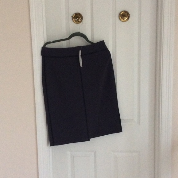 Ann Taylor stitched pencil skirt - Picture 6 of 6
