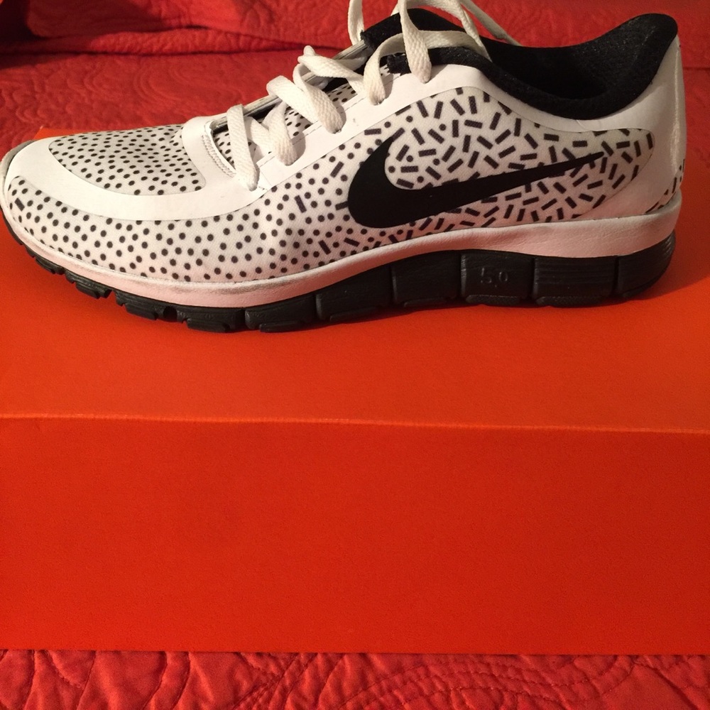 Nike women's sneaker