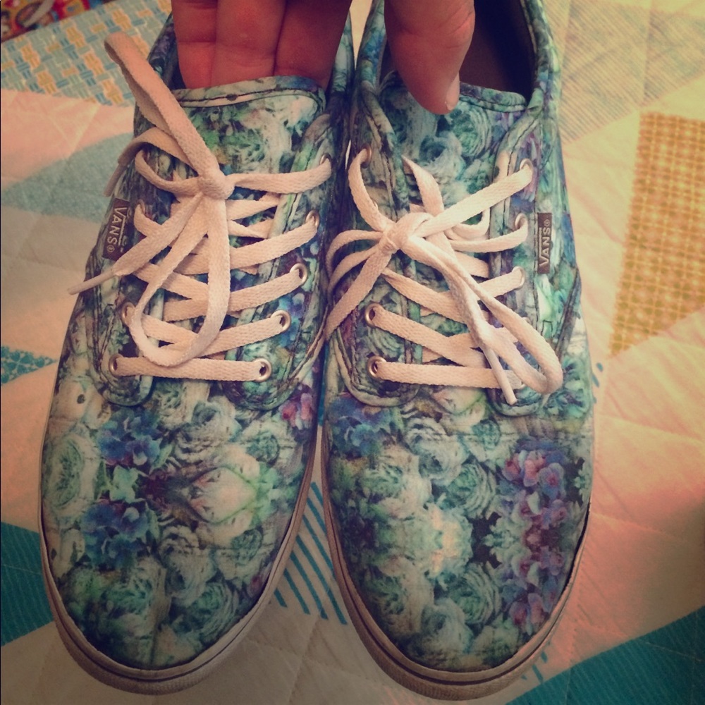 Women's Floral Vans 9.5 💘