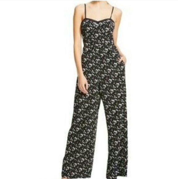 Pants - Black and White Floral Print Jumper