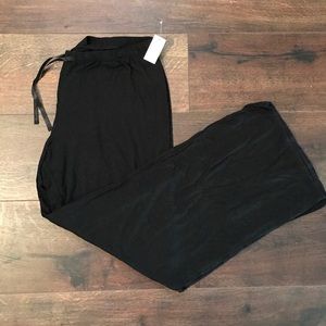 NWT Maternity Gap Body lounge pants in black