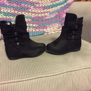 Girls black boots. Size 6