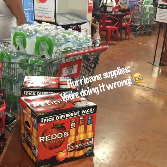 🌪🌪 shopofthemoment 🚨հuɾɾíϲɑղҽ uթժɑեҽ 🌪 - Picture 8 of 8