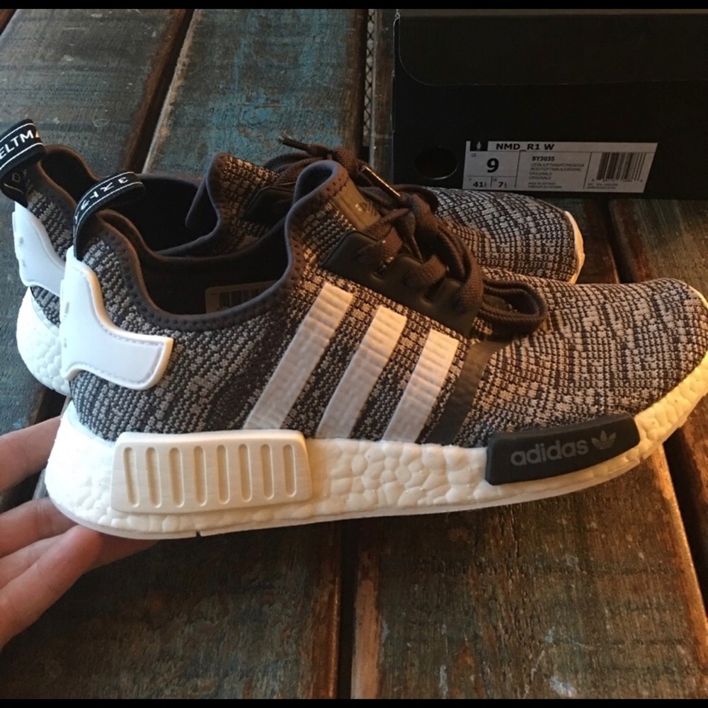 Adidas NMD R1 W, Size 9.