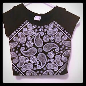 Never been worn. Belly shirt and leggings size