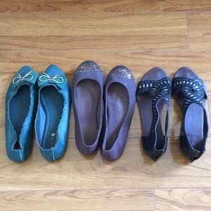 Bundle of flats/sandals. Please read description.