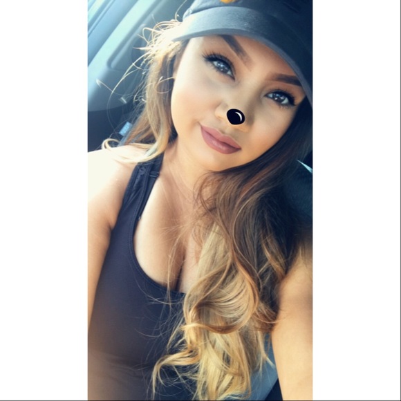 Meet your Posher, Stephanie - Picture 1 of 1