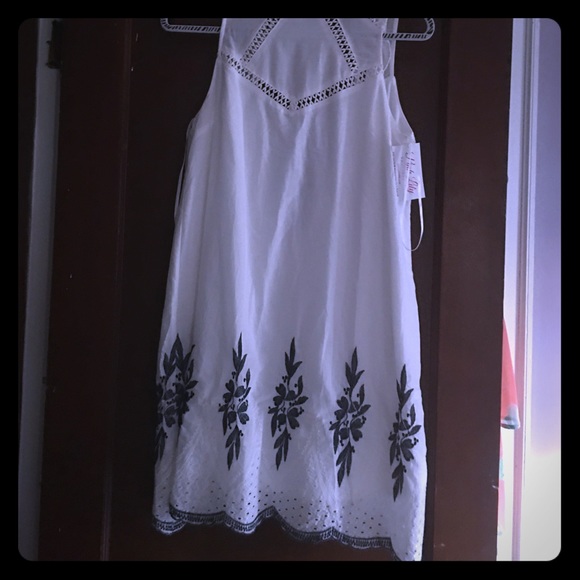 Dress - Picture 2 of 4