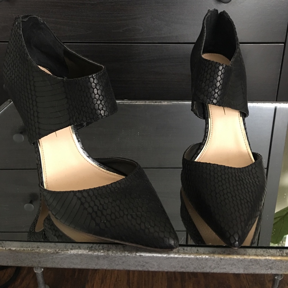 Jessica Simpson heel black