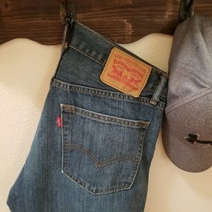 Levi jeans men's 559 size 32 x 32