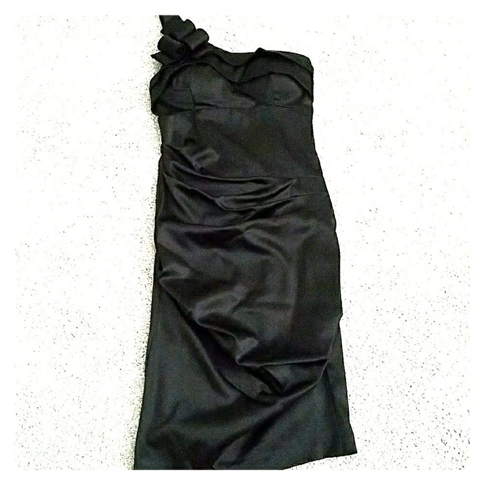 BNWT Betsy & Adam One Shoulder Evening Gown