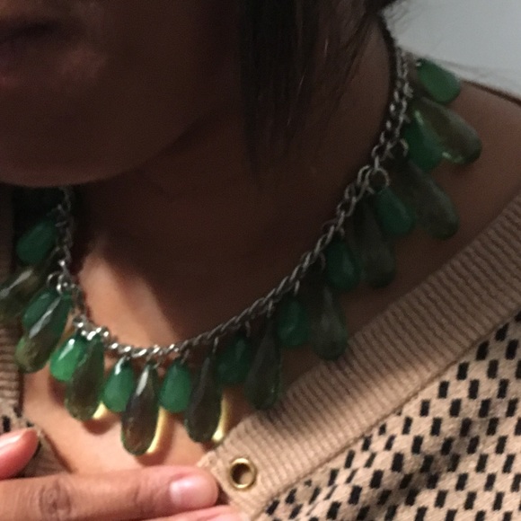 A simple touch of green - Picture 2 of 2