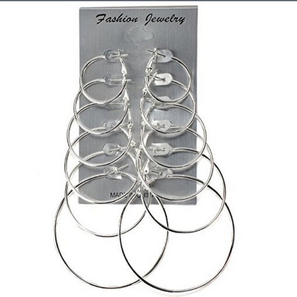 Jewelry - 3/$30💕Set of silver hoops- 6 pairs