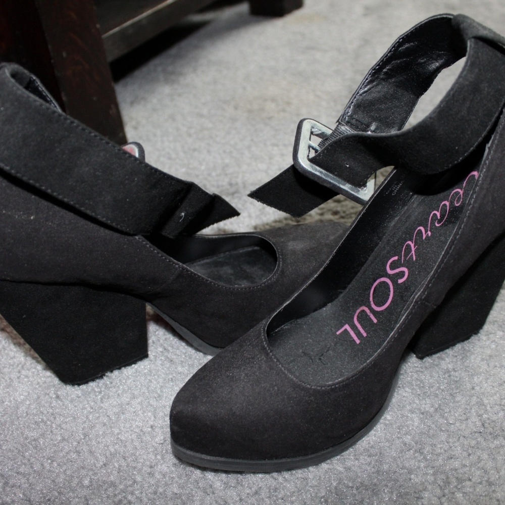 Pump shoes