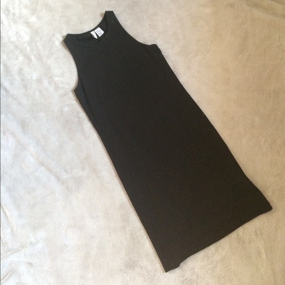 Black bodycon dress
