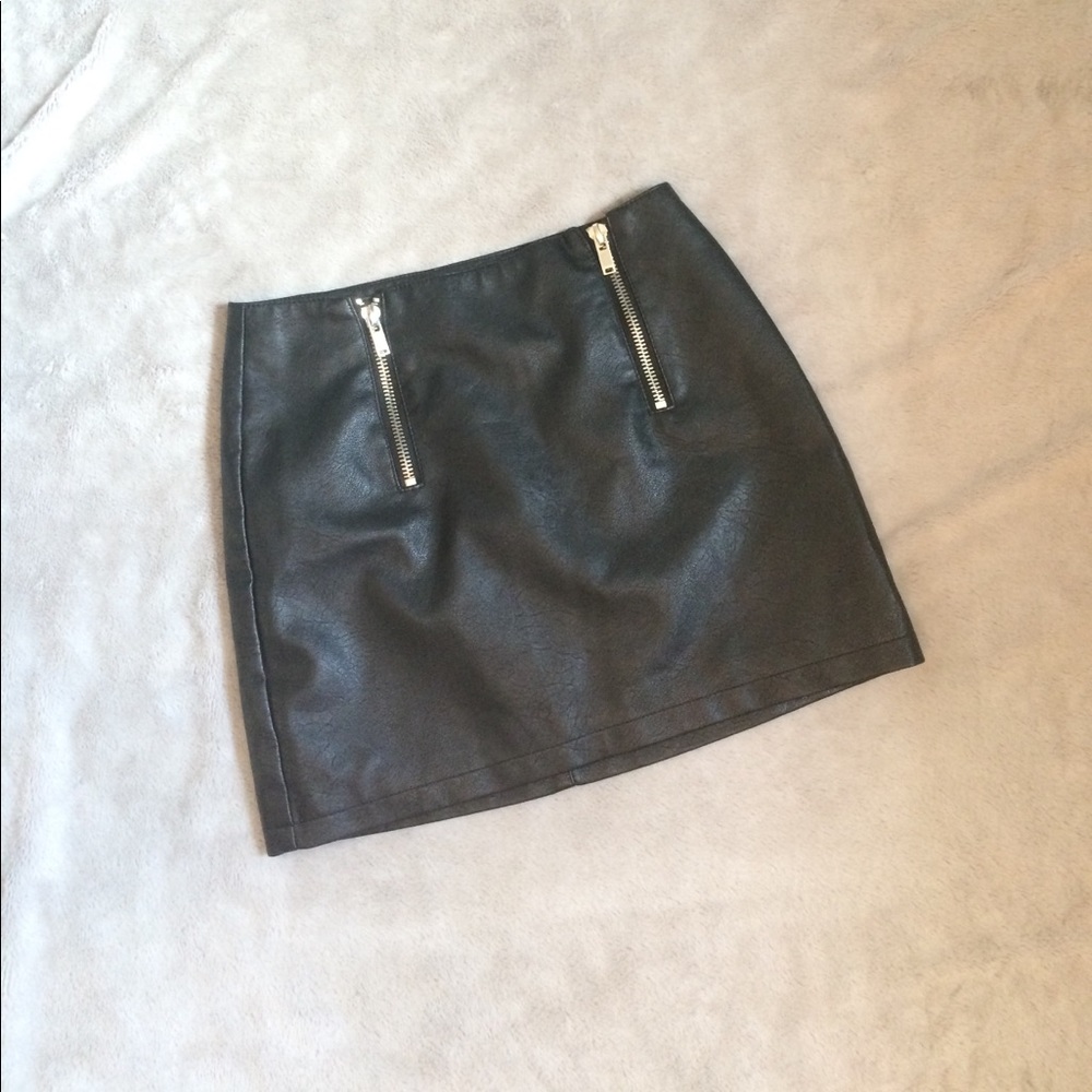 Faux leather mini skirt