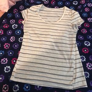Cute striped top!