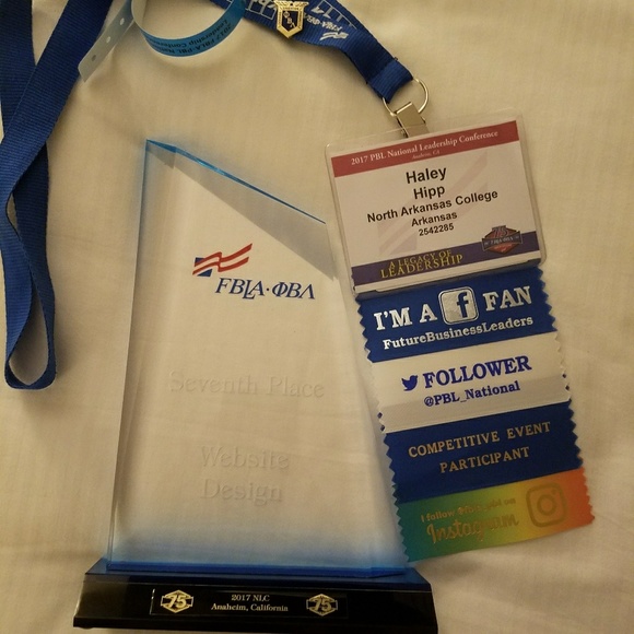 Meet your Posher, Haley - Picture 3 of 7