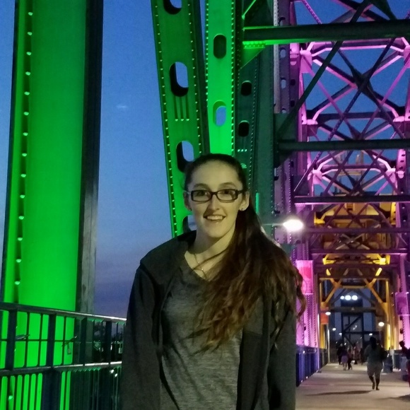 Meet your Posher, Haley - Picture 6 of 7