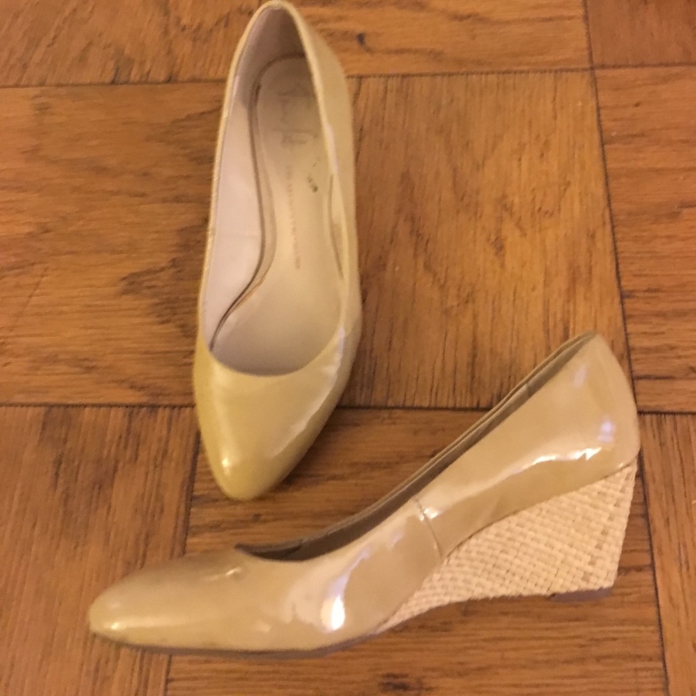 FRANCO SARTO tan patent wedges
