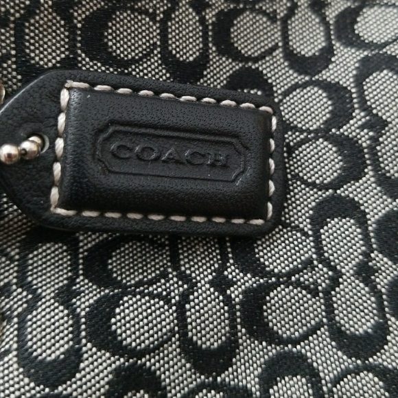 AUTHENTIC Coach pouch - Picture 2 of 6