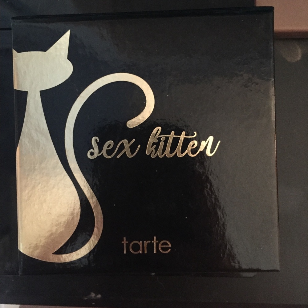 Sex kitten eyeshadow