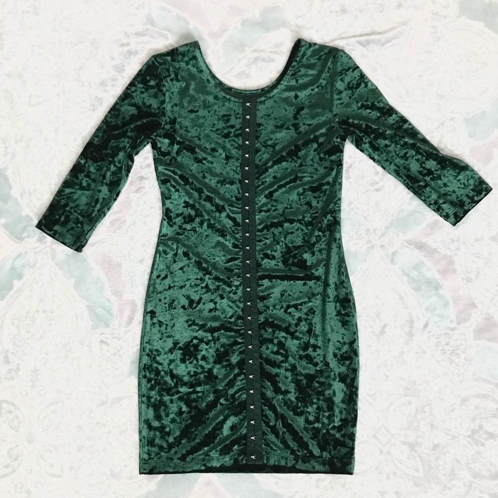 Forever 21 green velvet dress