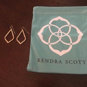 Kendra Scott Sophia Drop Earrings in Gold