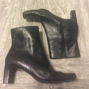 Laura Scott Black Leather "Johnna" Booties