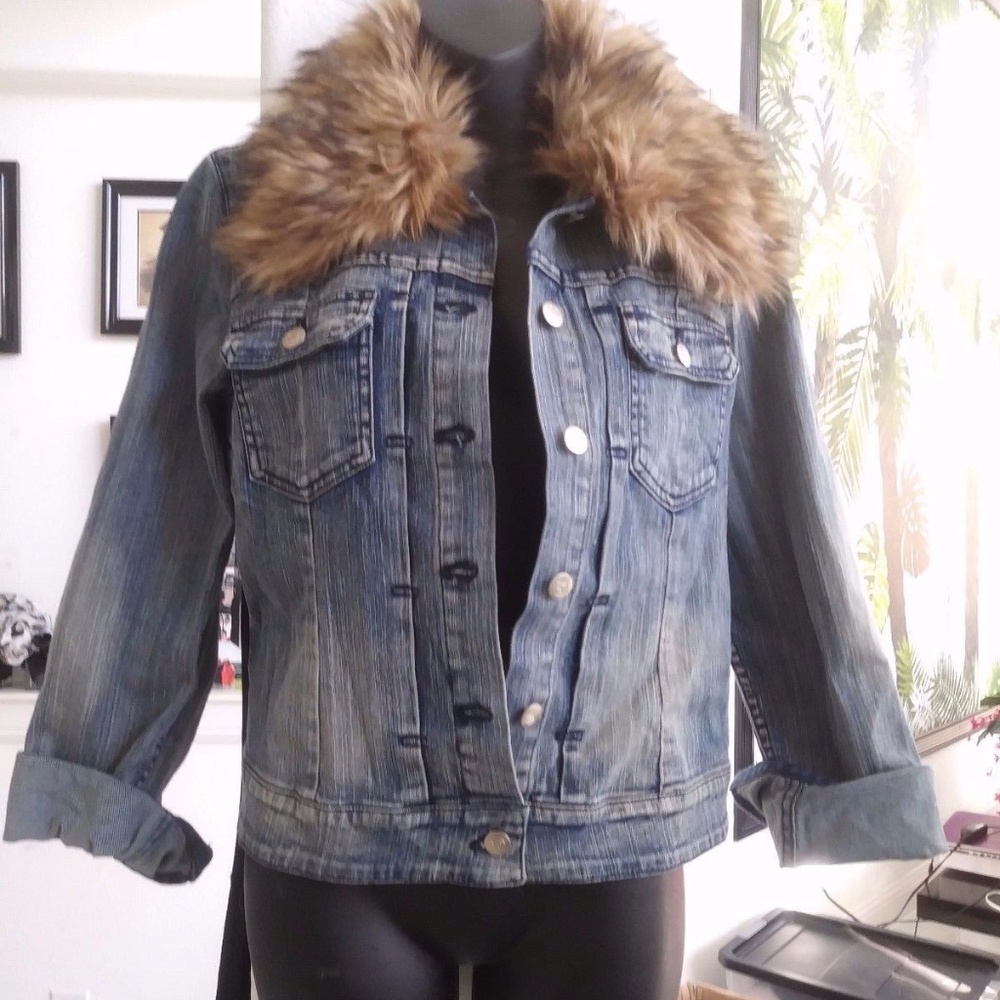 BOSTON PROPER NWOT DENIM JACKET WITH FAUX FUR  MD