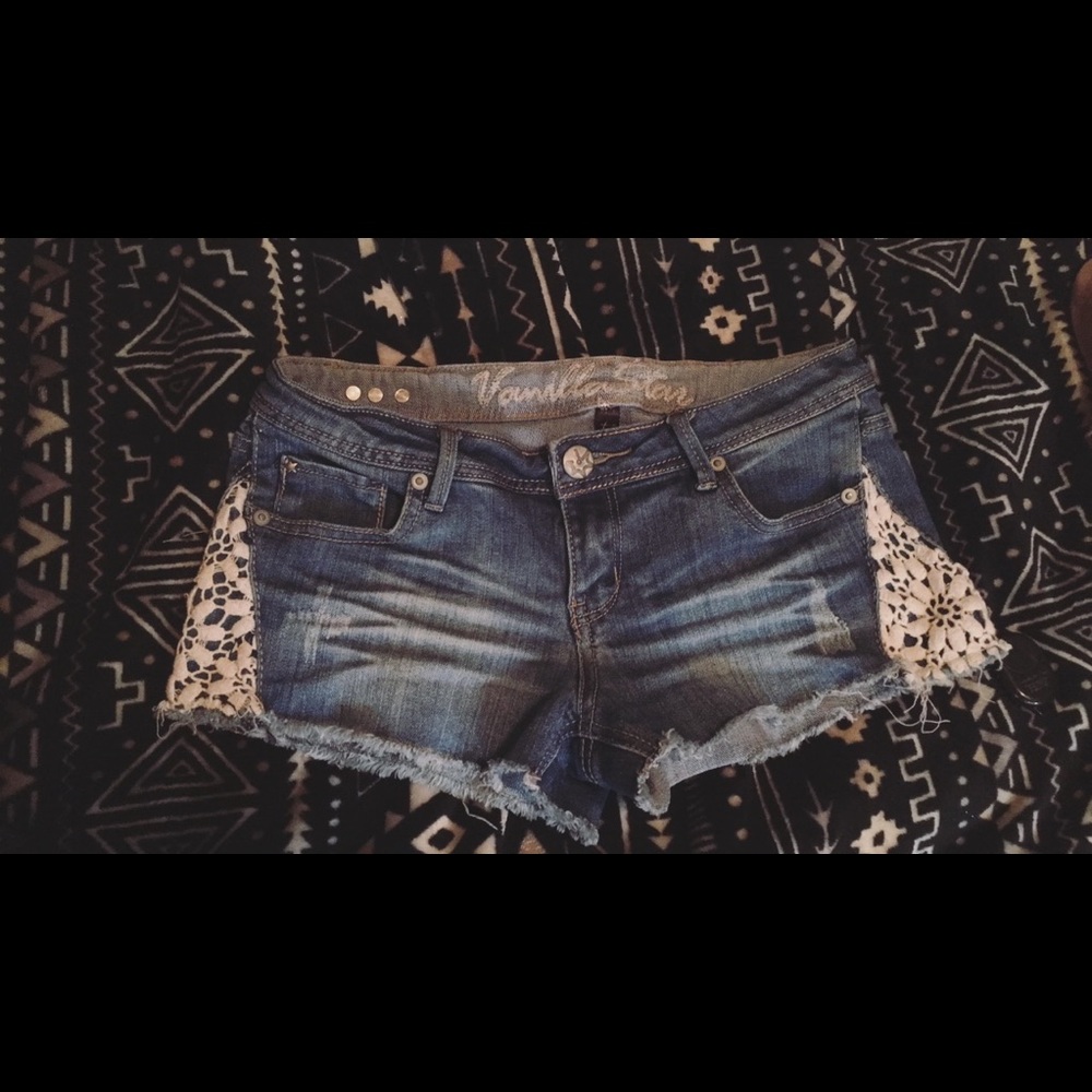 Vanilla Star Side Lace Denim Short Shorts