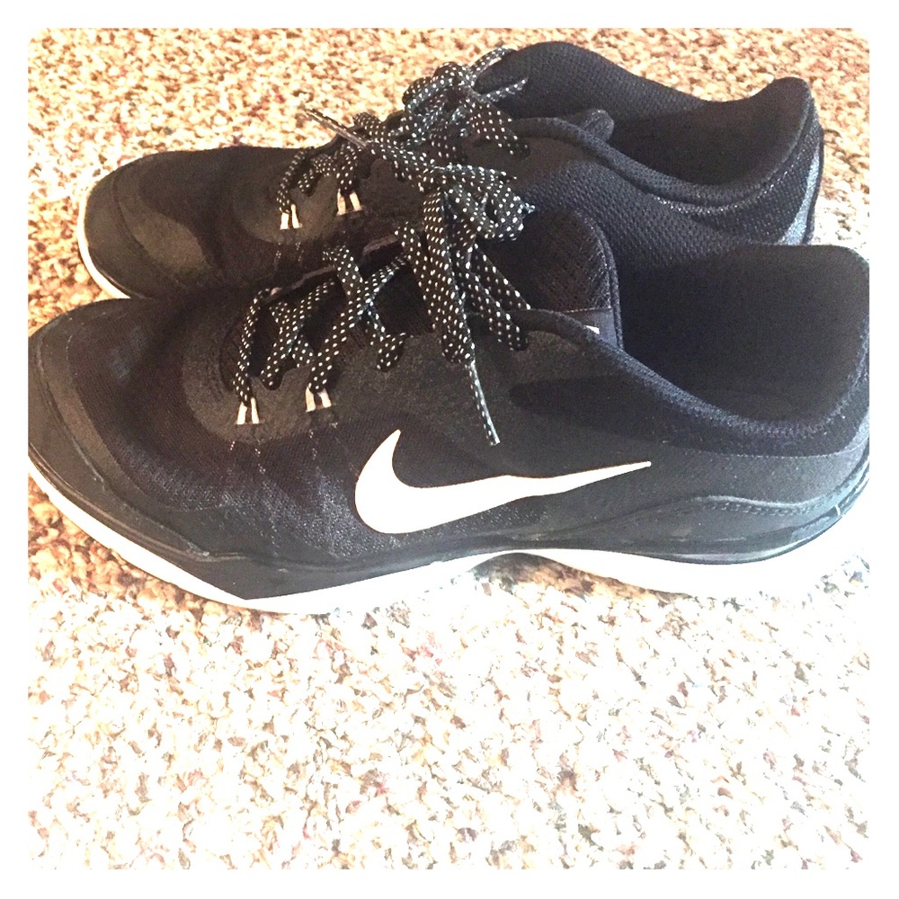Nike tennis shoes