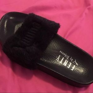 Black Fenty Fur Slides ( BRAND NEW!! )
