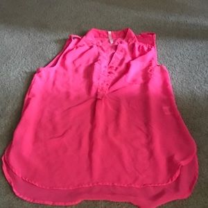 Pink shoulder shirt