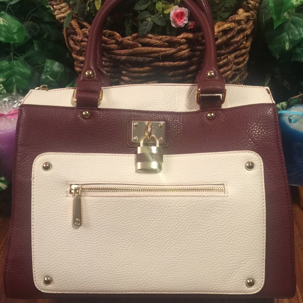 👜Auth-CC Color Block Bag👜 - Picture 7 of 8