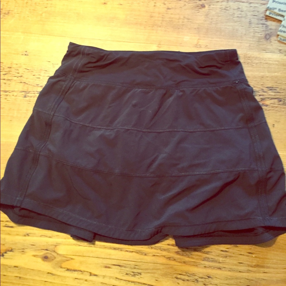 Lululemon black skirt