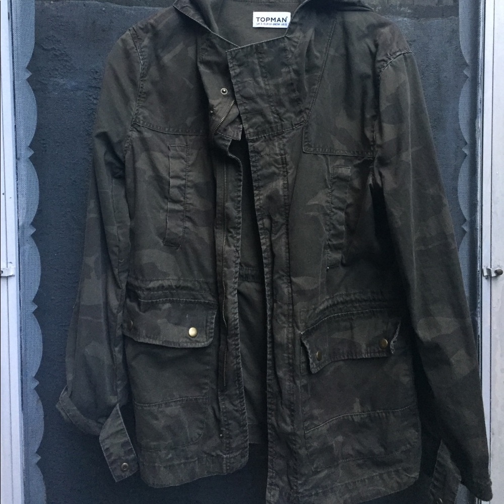 Hooded camouflage jacket