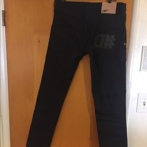 Alphanumeric waxed skinny