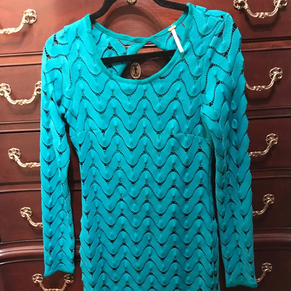 Cut out long-sleeve dress