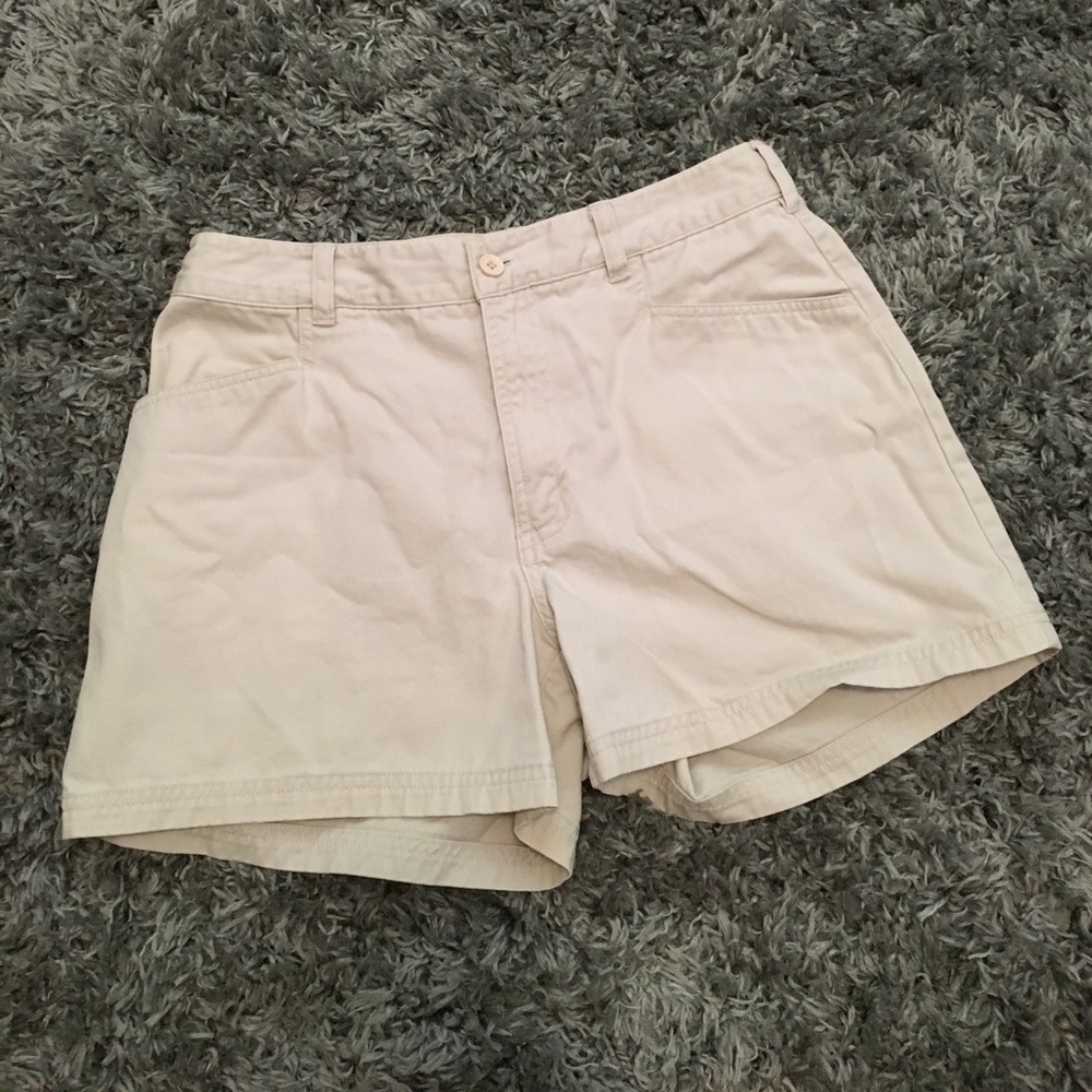 Cream-colored Shorts
