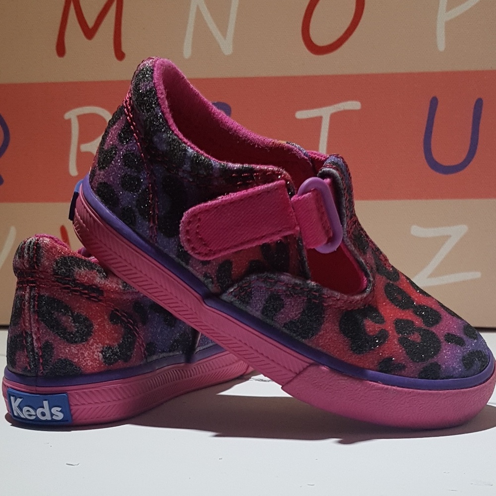 Absolutely ADORABLE Mary Jane style Keds