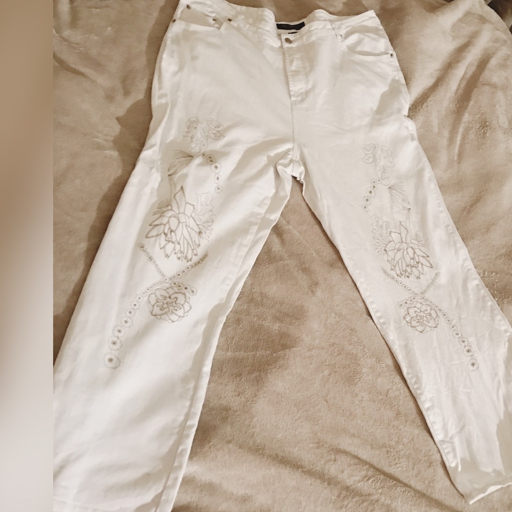 🚨SOLD🚨 Plus Size White Jeans