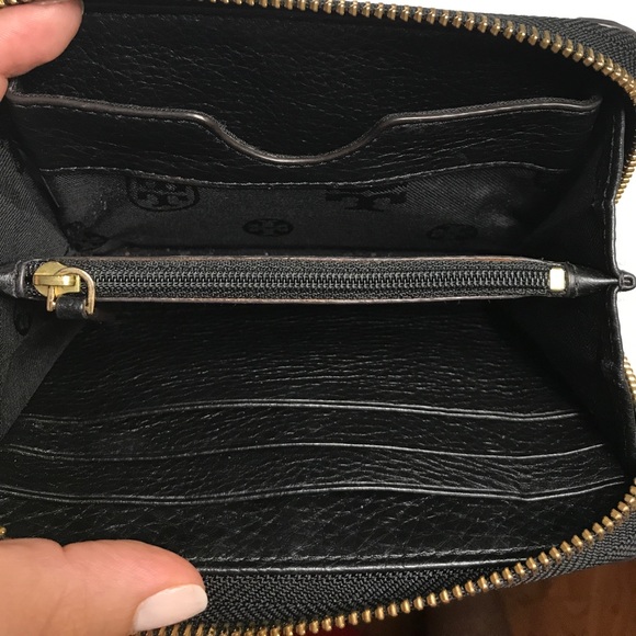 🚫SOLD🚫 TORY BURCH ALL T SMARTPHONE  BLACK WALLET - Picture 6 of 8