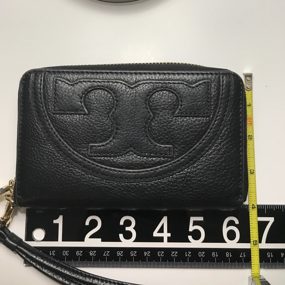 🚫SOLD🚫 TORY BURCH ALL T SMARTPHONE  BLACK WALLET - Picture 7 of 8
