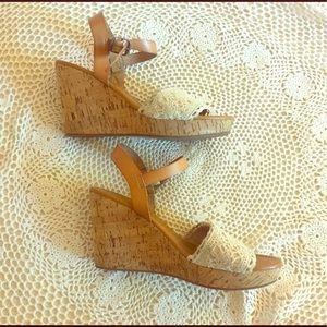 American Eagle Outfitters cork crochet wedges 8