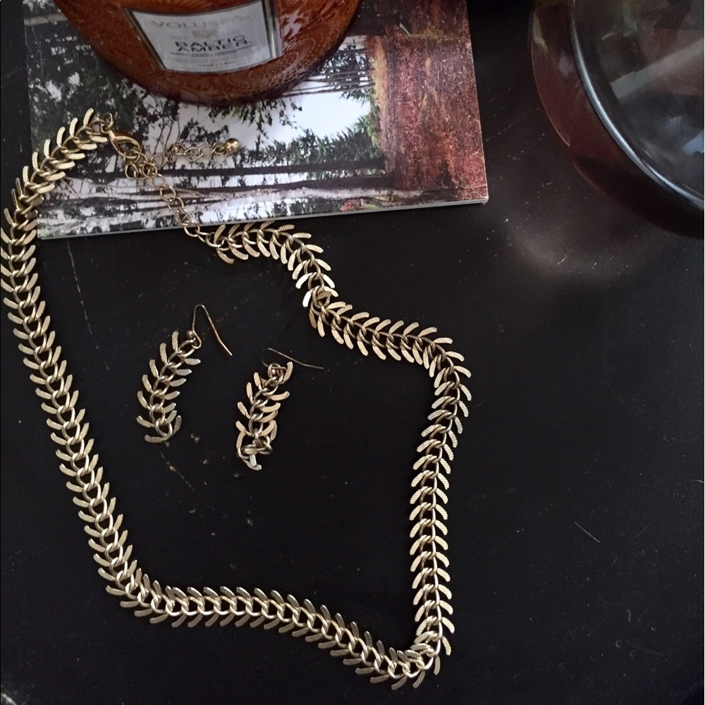 NWOT Gold Necklace + Earring Set