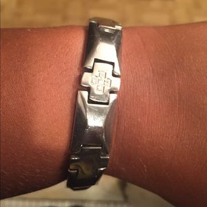 Cross bracelet